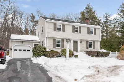 4 Hickory Lane
