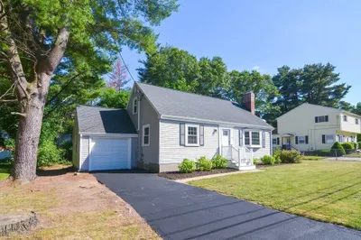 24 Hammond Rd