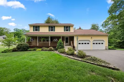 22 Woodmere Dr