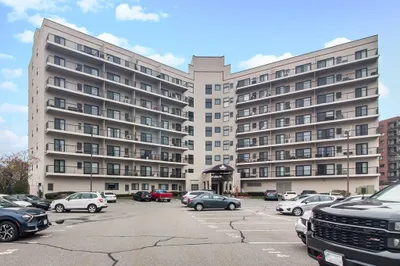 133 Commander Shea Blvd #513