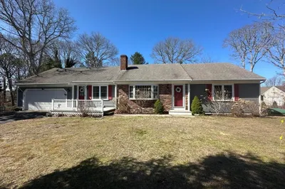 15 Adrienne Dr