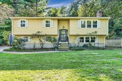 84 Framingham Rd 1