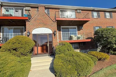 10 Williamsburg Ct #12 1