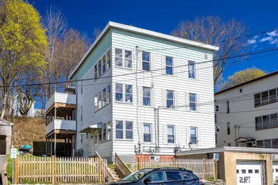 242 Pine St