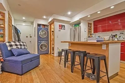 23 Saint Stephen St #1