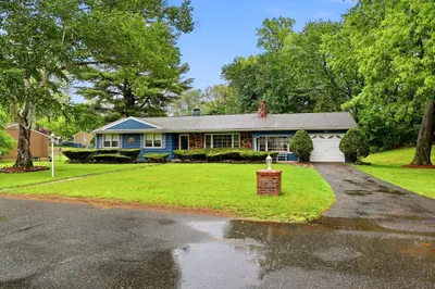 87 Squire Ln