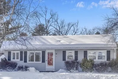 30 Llewellyn Dr