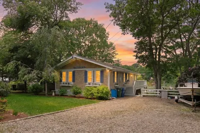 133 Edgewater Dr W Dr 1