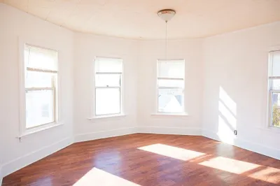 25 Columbia St #3
