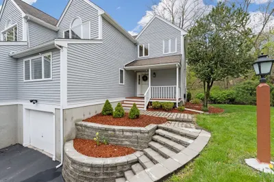10 David Dr #10 1