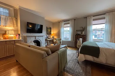 82 Charles St #2R 1