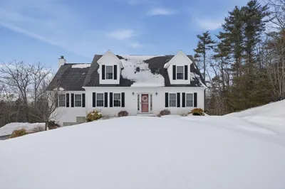 110 Pondview Road 1