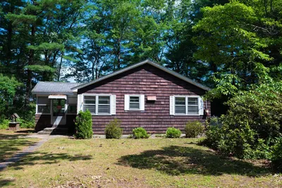 320 Fort Pond Rd 1