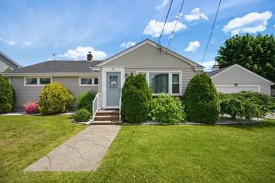 377 Kenyon Ave 1