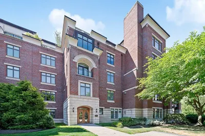 120 Seaver St #C304 1