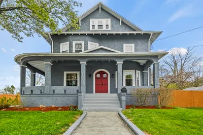 3 Deslauriers Ave 1