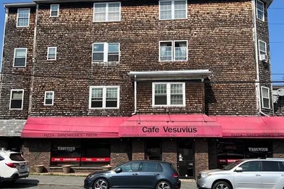 21 Bessom St #6