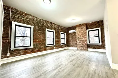 22 Pompeii St #2