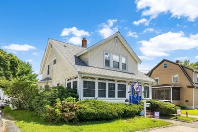 11 Blakeley Street