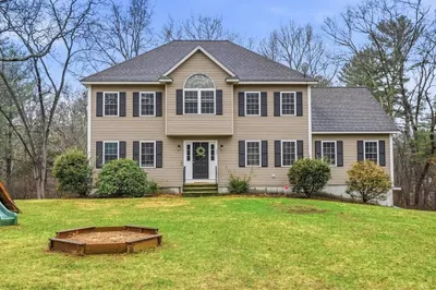 380 Richardson Road 1