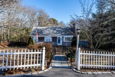 120 Great Hill Dr 1