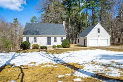 3 Charnock Cir