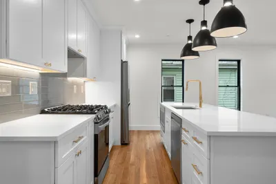 92 Alexander St #3