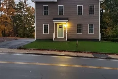 386 Main St 1