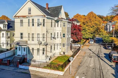 146 Pleasant St 1