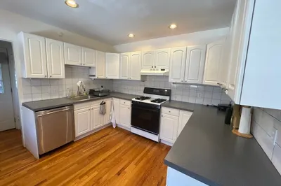 93 Lawton St #1 1