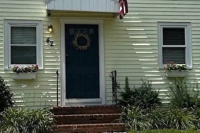42 Cohasset Rd 1