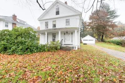 2 Richards Ave 1
