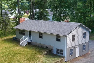89 Sugarloaf St 1