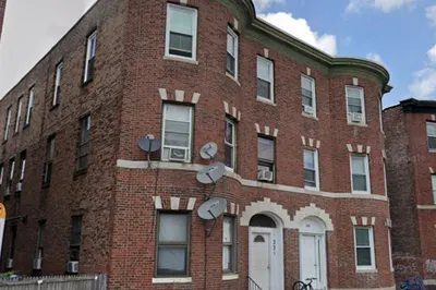 251 Cambridge St 1
