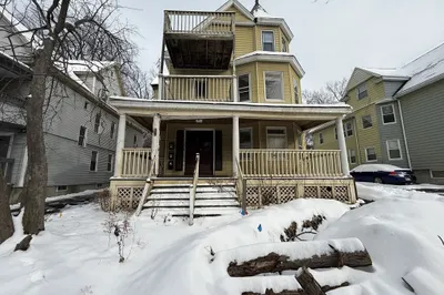 77 Fort Pleasant Ave 1