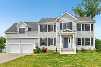 84 Murray Circle