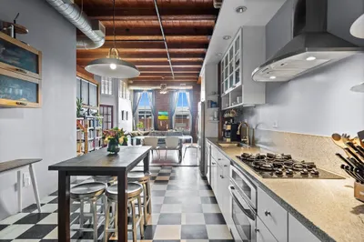 35 Channel Center St #208