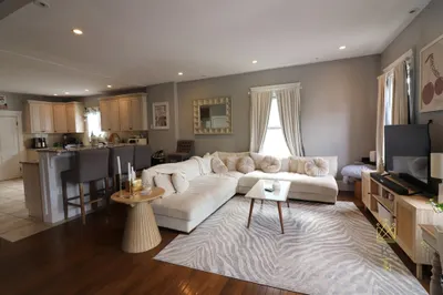 8 Parker St #2