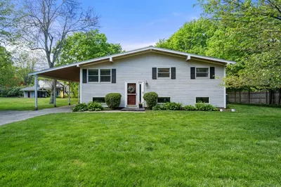 25 Fox Ln