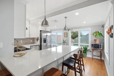 19 Wright Ave #3