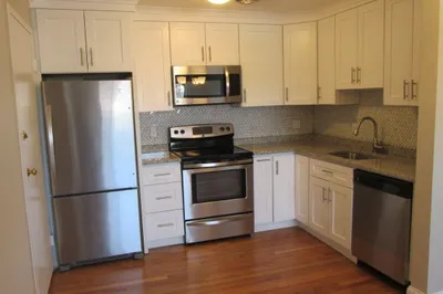 8r Riverside Street #3-3 1