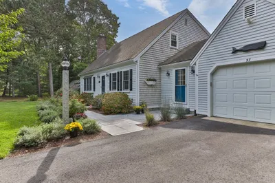 97 Roosevelt Rd