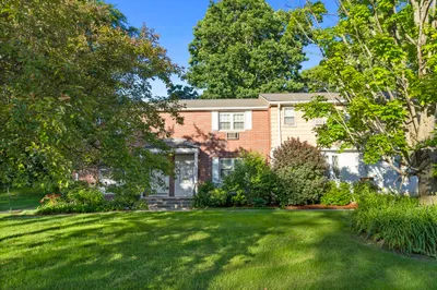 61 Village Green Dr #61