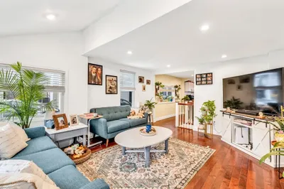 98 Bay View Ave 1