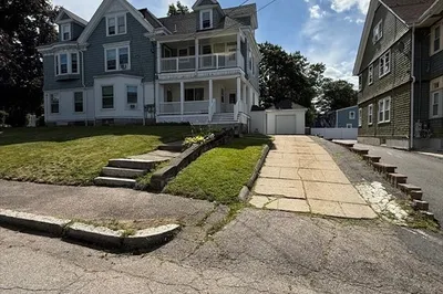 203 W Elm St 1