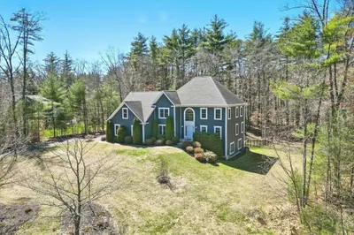 7 Indian Pipe Dr 1