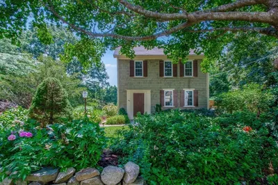 65 Acushnet Rd 1