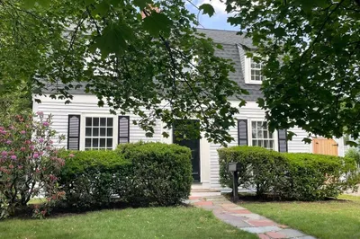 27 Fairway Dr
