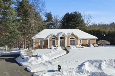 25 Winding Brook Ln 1
