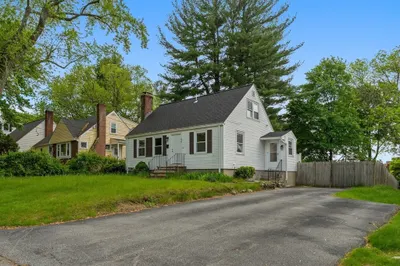 44 Ivan St #44